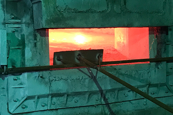  节能蓄热式熔铝炉